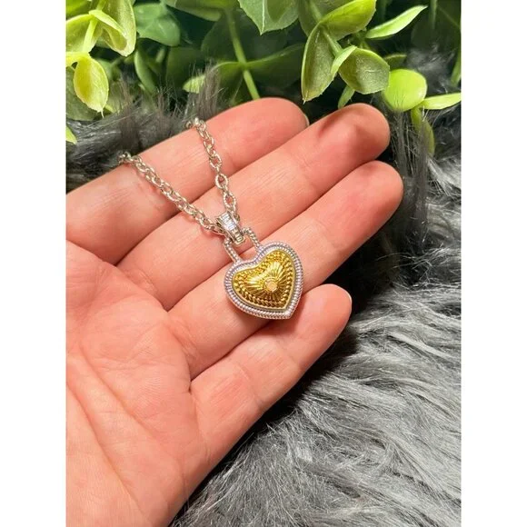 Silver/Gold Heart Necklace (n1) - Picture 3 of 8